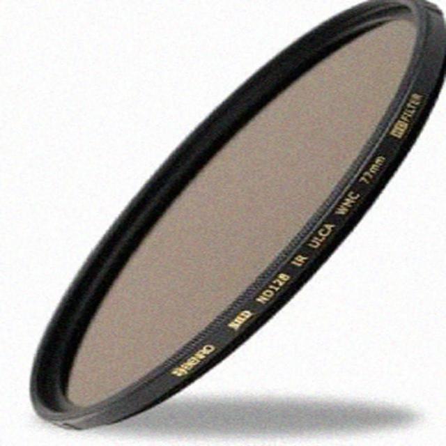  BENRO 百諾 SHD ND1KK (77mm) 減光鏡，採用多層鍍膜技術，提供優異防水防油效能，超薄鏡框設計避免暗角，適合長曝攝影與控制光線，中國原產，77mm 口徑完美適用 DSLR 與無反相機，提升影像品質。 