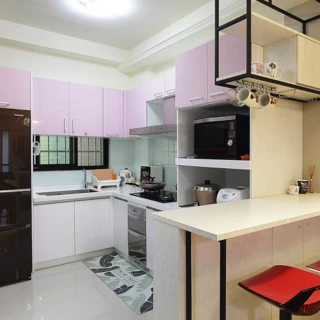 【MIDUOLI米多里】防蟑抗菌廚具（ㄇ型廚具／不含三機／含吧台＋鐵件吊櫃+冰箱上櫃）(米多里設計)