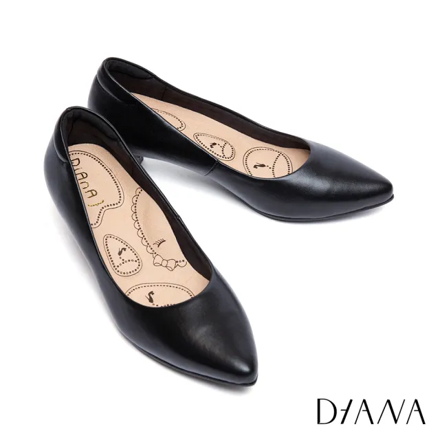 【DIANA】漫步雲端布朗尼美人款-輕彈OL舒適4.5公分尖頭制鞋(黑)