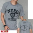【AMERO】台灣製造 男裝圓領短袖T恤(純棉布料  美式NYPD警察紀念印花 情侶裝 有大尺碼)