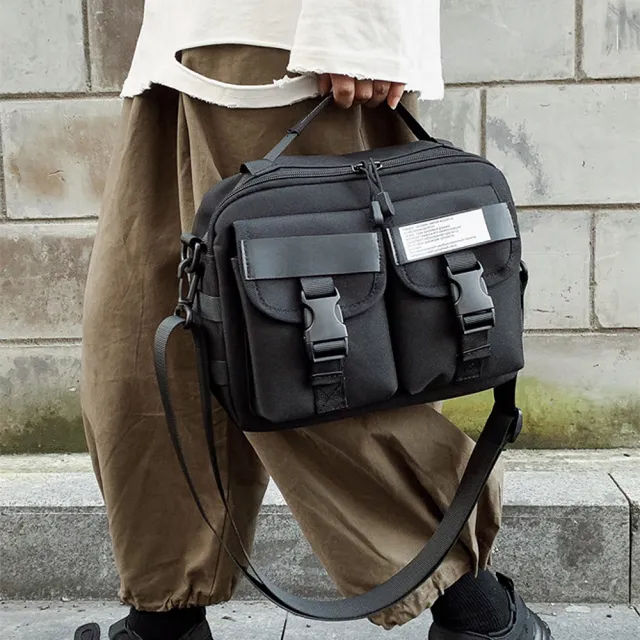 【E.City】日式休閒雙袋手提單肩包(2個插扣式隔袋  可分類收納隨身物品)