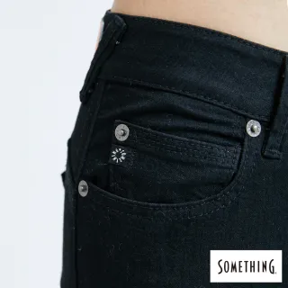 【SOMETHING】女裝 蜜桃提臀窄直牛仔褲(黑色)