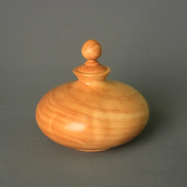【MU LIFE 荒木雕塑藝品】極光寶瓶1(台灣紅檜木)