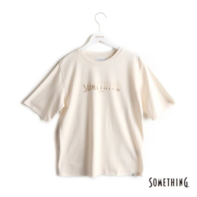 【SOMETHING】女裝 基本波紋LOGO短袖T恤(淺卡其)
