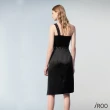 【iROO】黑色斜肩緞面洋裝