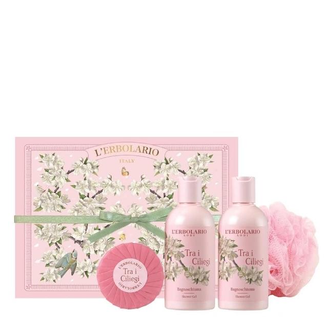 L’ERBOLARIO蕾莉歐 櫻花樹甜蜜香氛 L’ERBOLARIO來自義大利頂級草本保養品牌,堅持親天然、親環保理念,以天然植萃為核心。這款櫻花樹甜蜜香氛結合自然花香與溫柔果香,帶來清新舒適的香氣體驗,適合日常使用,讓您感受來自義大利的純粹與療癒。