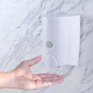 【Homepluz】單孔流線壁掛式給皂機/洗手乳按壓罐 580ml(優雅白)