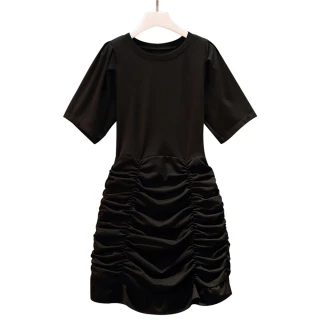 【KVOLL】現貨-玩美衣櫃時尚黑圓領褶皺顯瘦連衣裙L-4XL