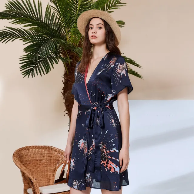 【ICHE 衣哲】Cop.Copine 法國原裝進口V領印花圍裹式造型洋裝