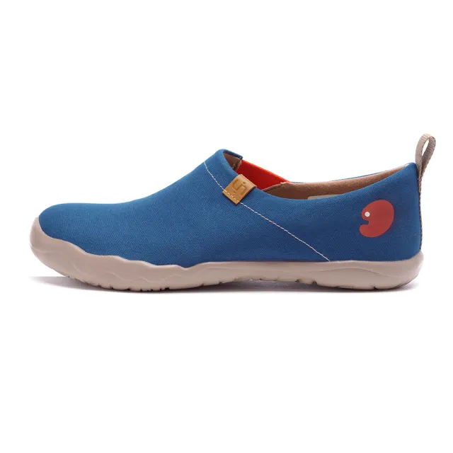 【uin】西班牙原創設計 男鞋 托萊多素色休閒鞋M0101041(藍)