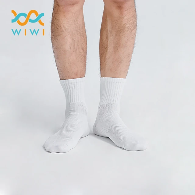 【WIWI】【現貨】MIT發熱抑菌按摩中筒襪 男生-純淨白 M-L(0.82遠紅外線 除臭抑菌 吸濕排汗 按摩襪 發熱襪)