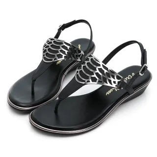 【GDC】時尚春夏必備金屬造型後帶真皮夾腳涼鞋-黑色(113412-00)