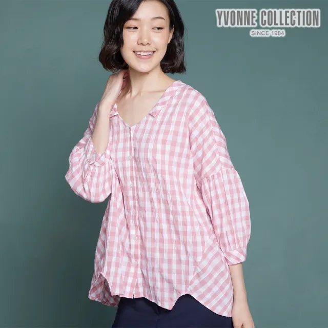 【YVONNE 以旺傢飾】嘉頓格紋翻領V領七分袖上衣(活力粉)