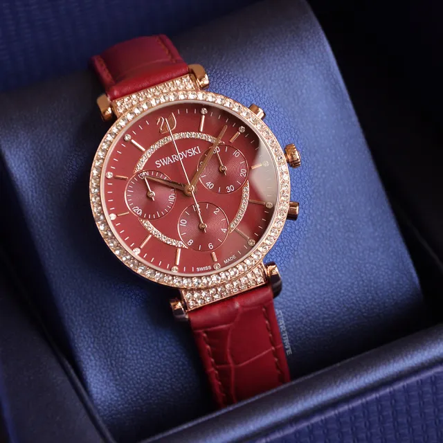 【SWAROVSKI 施華洛世奇】PASSAGE CHRONO 紅色典雅三眼計時皮革錶帶腕錶 手錶 女錶 情人節(5580345)