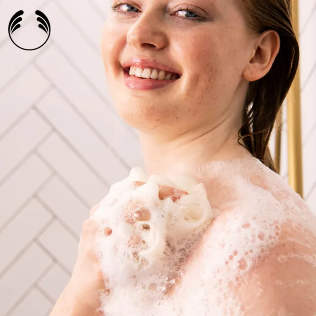 【THE BODY SHOP 美體小舖】草莓嫩白去角質沐浴膠-200ML(沐浴乳/身體去角質)