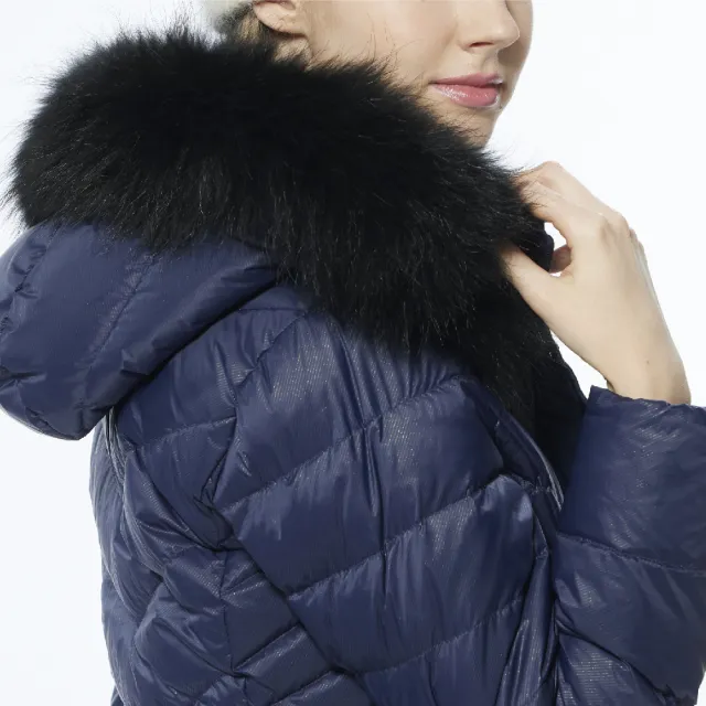 【Lynx Golf】女款防風保暖潑水羽絨晶亮斜紋拉鍊口袋長袖可拆式連帽外套(深藍色)