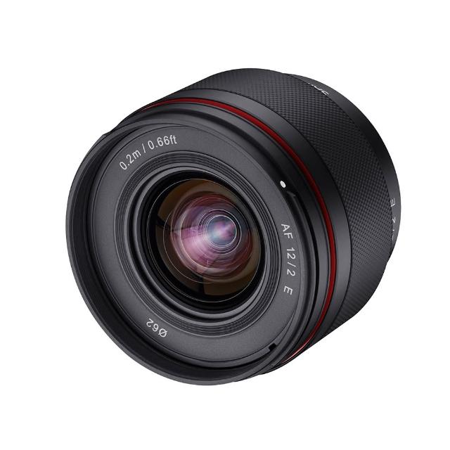 Samyang AF 12mm F/2 是專業級廣角定焦鏡頭,採用恆定 F/2 大光圈設計,完美適用全片幅相機。提供出色自動對焦效能與廣闊視野,適合風景攝影、星空拍攝及室內空間記錄。公司貨正品保證,捕捉每刻細膩影像。規格以實際出貨為準,感謝您的理解! SAMYANG AF 12mm F/2