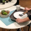 【YU Living 信歐傢居】北歐簡約塑膠止滑置物托盤 出菜盤 擺盤(咖啡色/長方形)