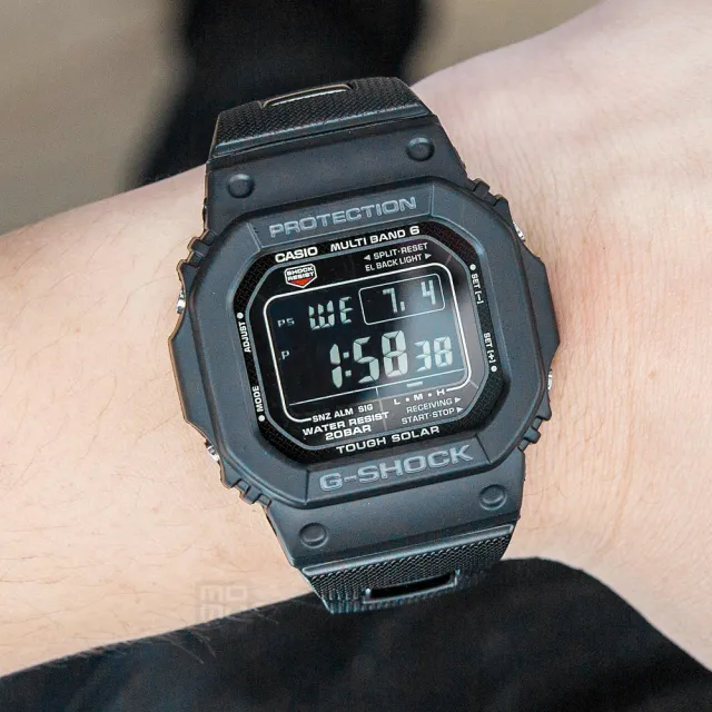 CASIO 卡西歐】G-SHOCK 經典潮流太陽能電波錶(GW-M5610UBC-1) - momo