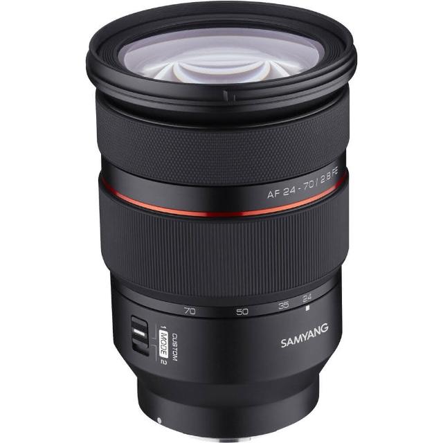 SAMYANG AF 24-70mm F/2.8 SAMYANG AF 24-70mm F2.8 是一款專業標準變焦鏡頭,採用恆定 F2.8 大光圈,提供 53°-86° 廣角視角,適合人像、風景及日常攝影。搭載 14 組 17 片鏡片結構與 9 片光圈葉片,確保優異成像品質。線性馬達內對焦系統實現快速靜音自動對焦,放大倍率達 0.27x。適用於 Sony E-Mount 相機,直徑 88mm x 長 128.5mm,重 1027g,濾光鏡尺寸 82mm。公司貨保固 12 個月,是 Sony 無反相機的最佳變焦選擇。