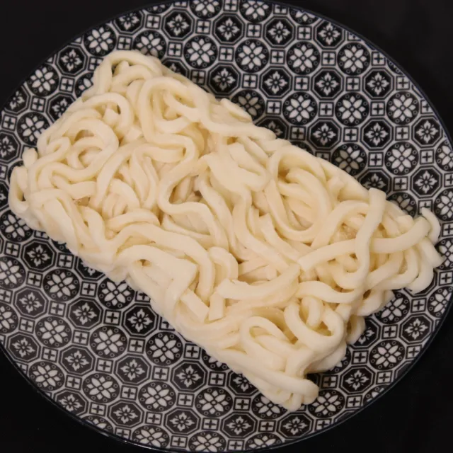 【巨廚】麻辣藤椒雙寶／鴨血臭豆腐 附贈Q彈麵條(500公克／盒 x6盒)