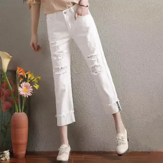 【艾美時尚】中大尺碼女裝 長褲 休閒刷破補丁九分牛仔褲。S-6XL(3色.現貨+預購)