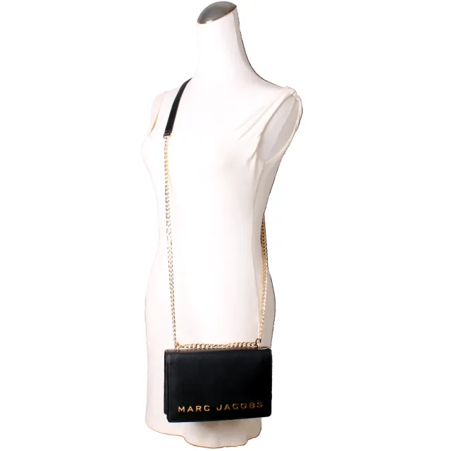 【MARC JACOBS】金色LOGO質感皮革掀蓋式斜背包(黑)