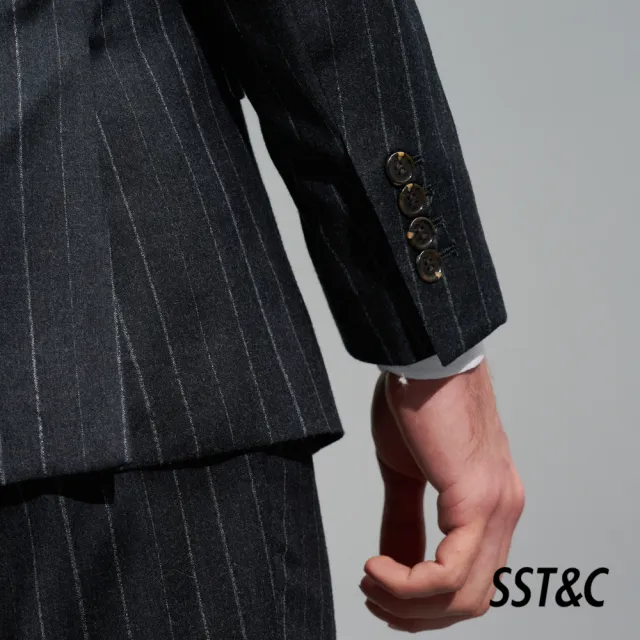 【SST&C 最後65折】米蘭系列灰色條紋雙排扣修身西裝外套0112204002