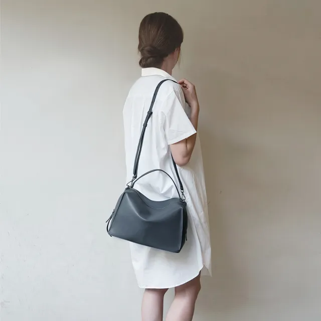 【Darker Than Black】Valley Cube Shoulder Bag 方型軟包/霧灰藍(斜背包/側背包/單肩包/真皮包)