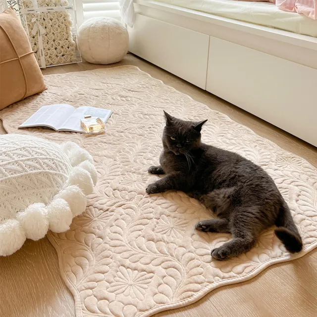【凡尼塔】立體雕花柔滑奶絨地毯(70*150cm 簡約 INS 奶油色 北歐 房間 室內 客廳 臥室 裝飾 床邊)