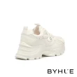 【BYHUE】率性異材質拼接品牌LOGO軟芯綁帶厚底休閒鞋(白)