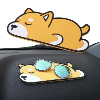 【趴趴小狗】可愛卡通造型車用防水PVC止滑墊(耐高溫 防滑墊 儀錶板 車用收納 公仔墊 香水座 杯墊)