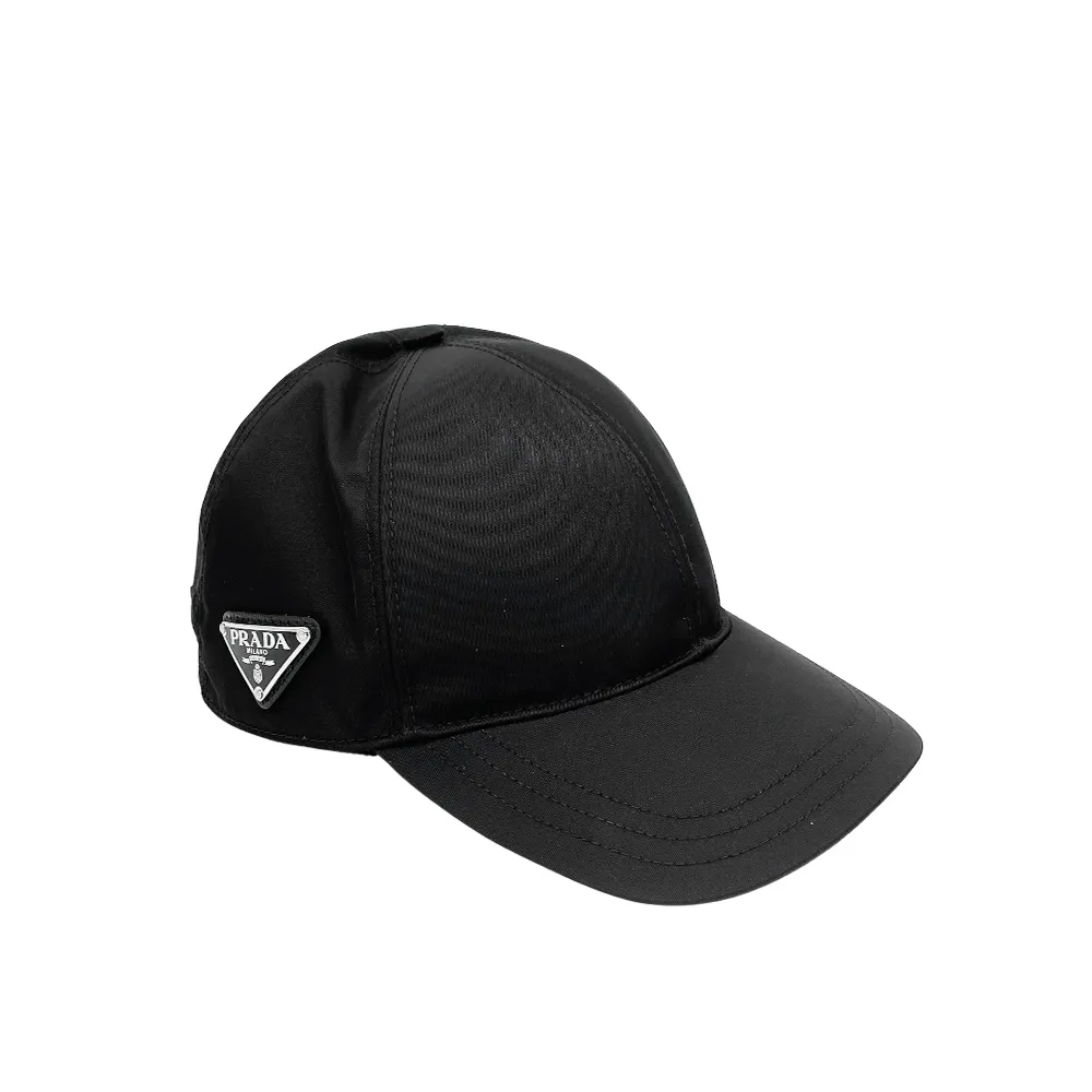 PRADA 普拉達】銀三角logo再生尼龍女仕棒球帽(2HC274-黑) - momo購物網 