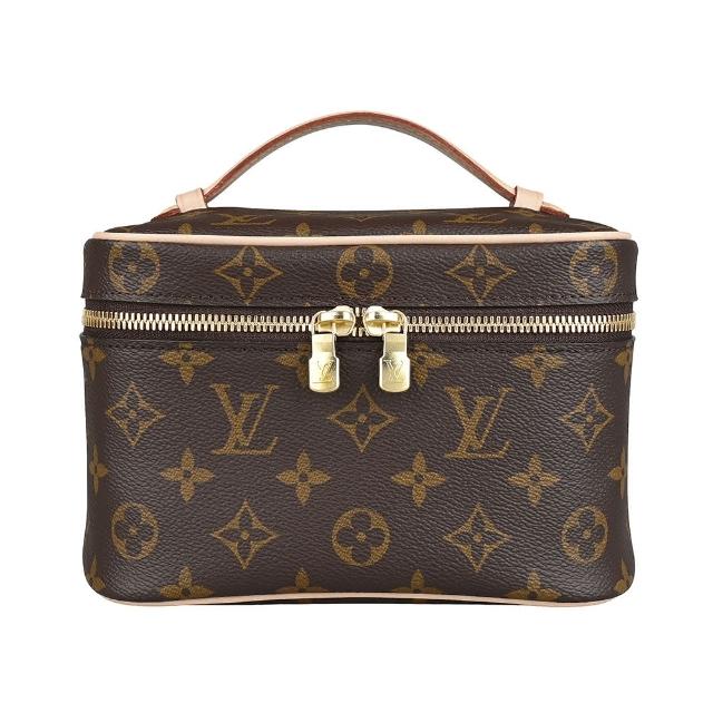 LV LOUIS VUITTON路易威登 M42265 Nice BB 帆布拉鍊梳洗袋/化妝箱 高階歐系精品品牌LOUIS VUITTON推出的M42265 Nice BB帆布拉鍊梳洗袋,採用優質帆布與皮革材質,經典棕色與咖啡色選擇,搭配數字與英文字母圖案,時尚又實用,適合女性與中性風格使用。