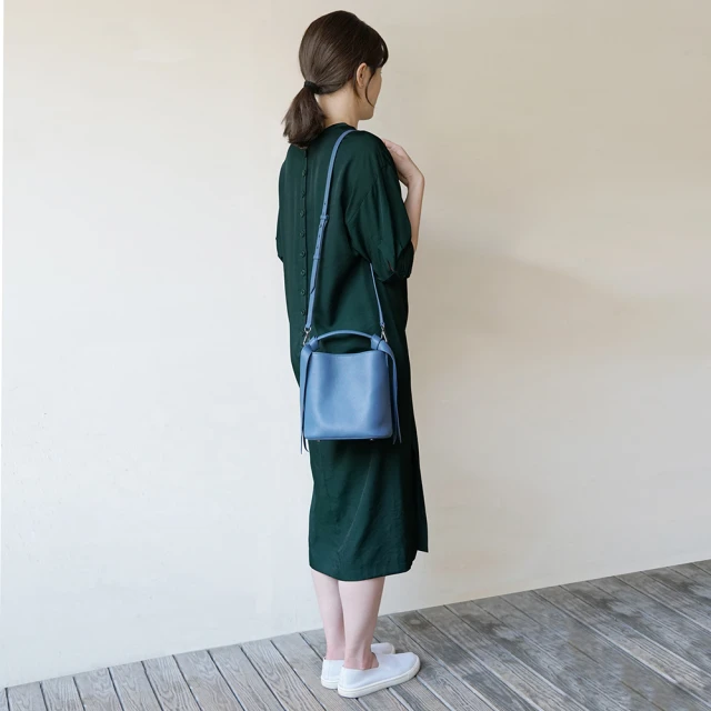 Darker Than Black Knot Bucket Shoulder Bag 扭結側背包/青玉藍(斜背包/側背包/單肩包/手拿包/真皮包)