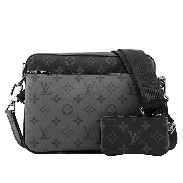 LV LOUIS VUITTON 路易威登 M69443 Trio 系列經典 Eclipse 帆布印花斜揹包，黑色與灰色雙色選擇，採用高品質帆布材質，設計簡約大方，適合男性日常使用。配有防塵袋與購買證明影本，背帶長度可調，輕便實用，是時尚與機能兼具的選擇。