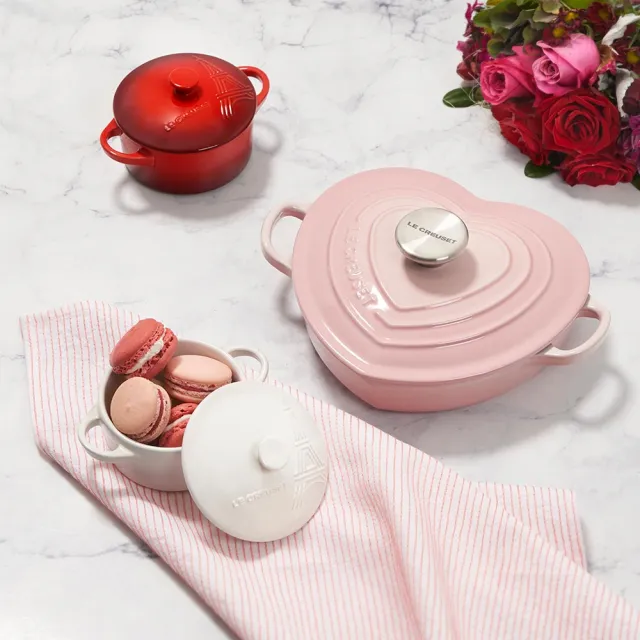 Le Creuset】琺瑯鑄鐵鍋愛心燉飯鍋20cm(蜂蜜黃-鋼頭-內鍋白) - momo 