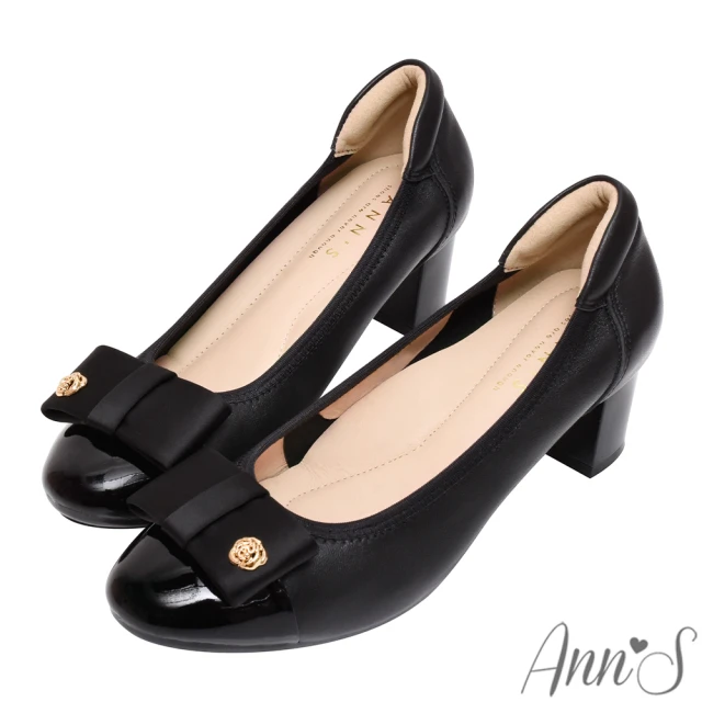 Ann’SAnn’S 高雅山茶花-方結牛皮軟漆皮粗跟圓頭包鞋5cm(黑)