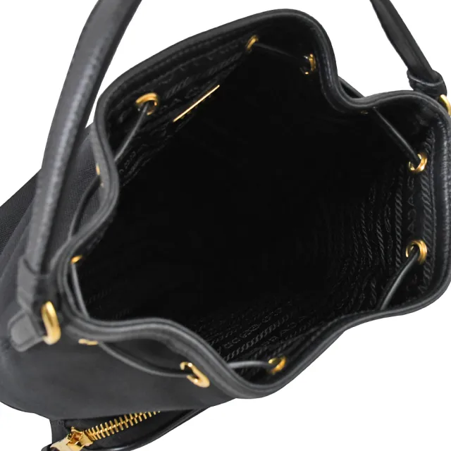 PRADA 1BH038 Jacquard復古緹花LOGO帆布兩用水桶包.黑<br>現金價$32,800 茱麗葉精品