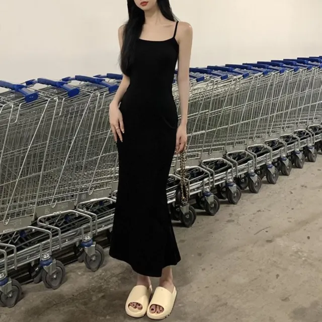 【D.studio】韓版氣質露背長版吊帶連衣裙(連身裙 洋裝 套裝 女裝 裙裝 小可愛 背心 S251)