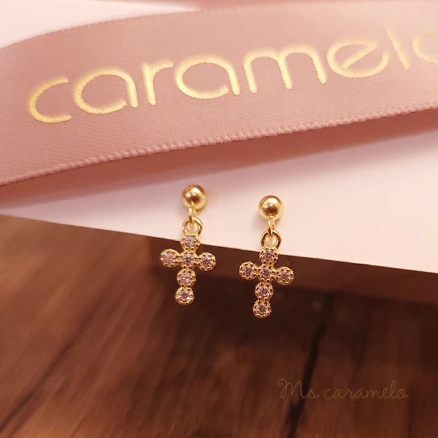 【焦糖小姐 Ms caramelo】925純銀鍍K黃 鋯石耳環(十字架耳環)