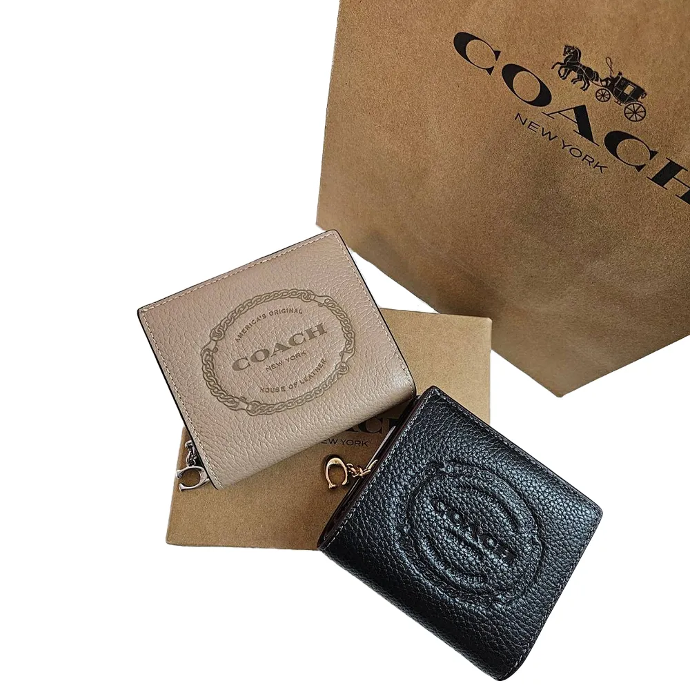 【COACH】coach 新款 雕花logo 短夾禮盒組 兩色可選 黑色／奶茶色 贈原廠紙袋