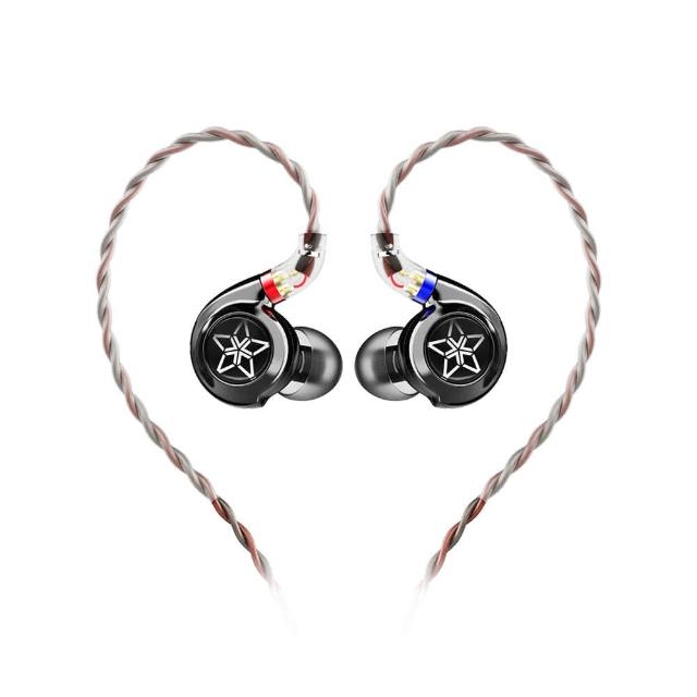 FiiO FH11 FiiO FH11 是專業HiFi入耳式有線耳機,採用10mm碳纖維動圈單元結合定制動鐵單元,提供20Hz-40kHz寬廣頻率範圍與24Ω低阻抗,靈敏度達111dB/mW,帶來細膩平衡的聲音表現。支援0.78mm雙針MMCX可換線設計,配備4股120芯無氧銅線材與3.5mm插頭,鋅合金與金屬材質打造堅固耐用外殼,單耳僅10g輕盈舒適。無麥克風與線控,適用通用作業系統,中國原產一年保固,完美適合音樂愛好者追求極致音效。