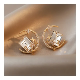 【SECRET BOX】S925銀針耳環 美鑽耳環 寶石耳環/韓國設計S925銀針閃耀星月美鑽寶石造型耳環(2色任選)