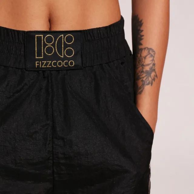 【FIZZCOCO】現貨41 經典束口運動長褲 鬆緊腰寬版無彈防潑水(共2色  曜石黑/腮紅粉)