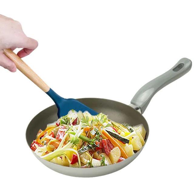 【金德恩】28公分 加厚不沾平底鍋 附鍋鏟 一組(不沾平底鍋 中鋼平底鍋 不沾鍋 鍋具)