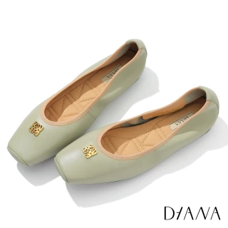 【DIANA】1.5 cm質感牛皮金屬小釦飾柔軟便利低跟方頭娃娃鞋(湖水綠)