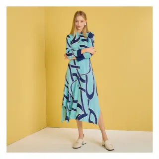 【YUTZUYA 優姿雅】靜謐水波腰身剪裁小立領壓褶排釦長洋裝/連身裙(長袖/寬版/傘襬/高領/高彈力/側開衩)