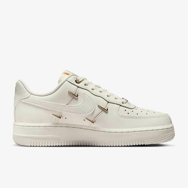 【NIKE 耐吉】雙11 休閒鞋 運動鞋 WMNS AIR FORCE 1 07 LX 女鞋 米白 小金勾(FV3654111)