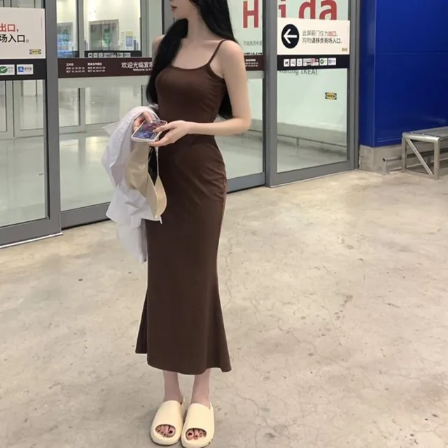 【D.studio】韓版氣質露背長版吊帶連衣裙(連身裙 洋裝 套裝 女裝 裙裝 小可愛 背心  S251)